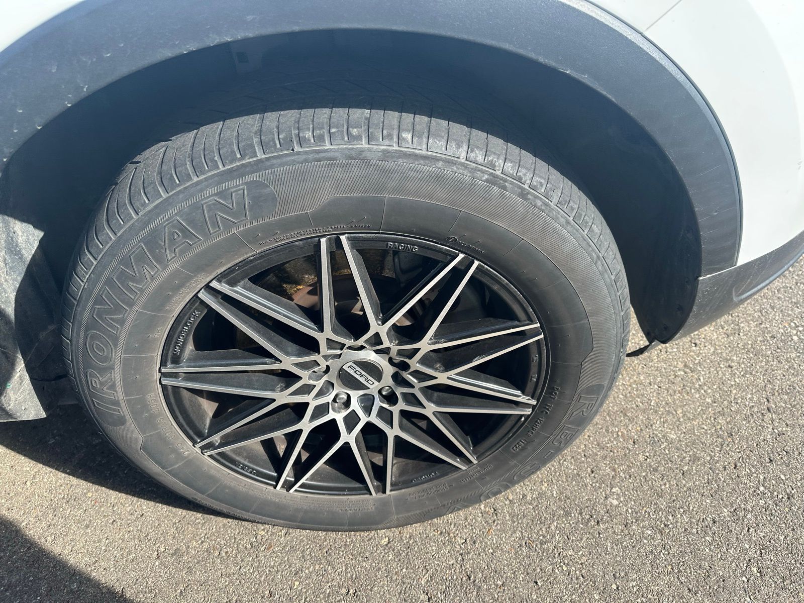 2019 Ford Explorer XLT photo 4