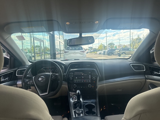 2017 Nissan Maxima S photo 11