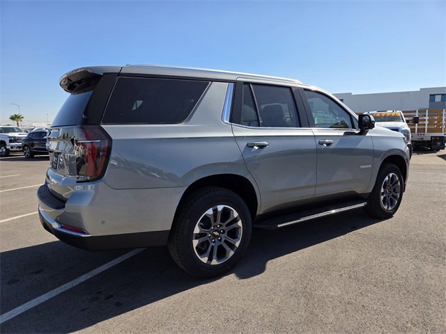 2025 Chevrolet Tahoe LS photo 4