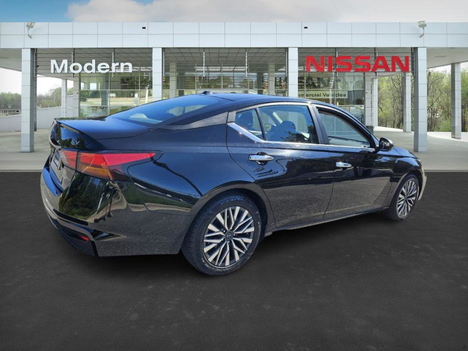 2024 Nissan Altima 2.5 SV photo 4