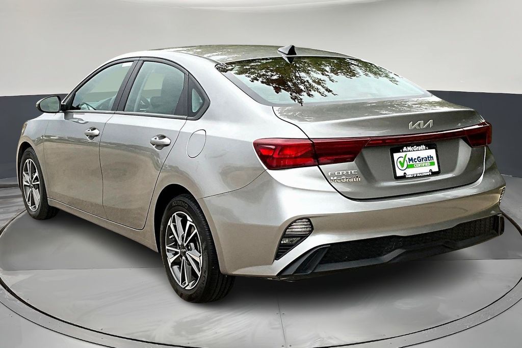 2022 Kia Forte LXS photo 4