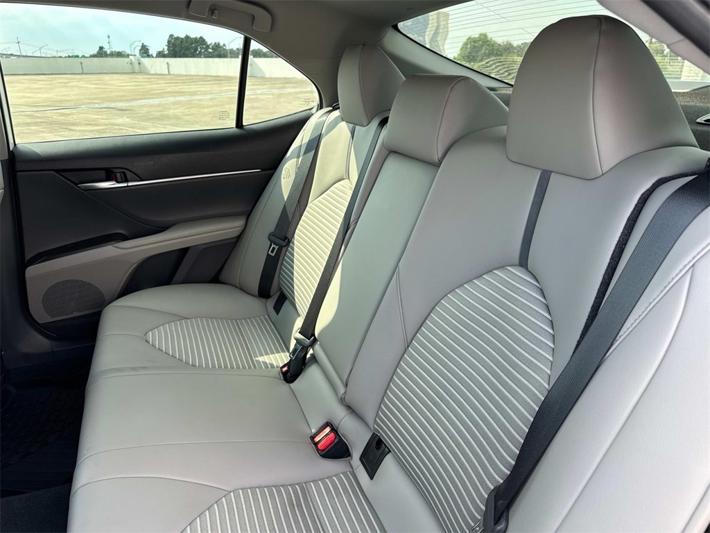 2023 Toyota Camry SE photo 13