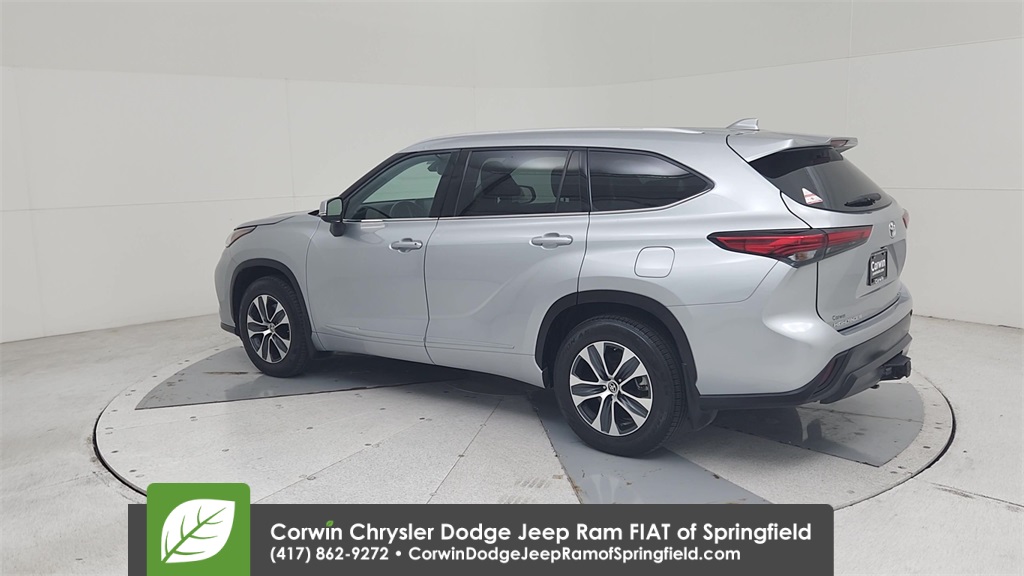 2022 Toyota Highlander XLE photo 10