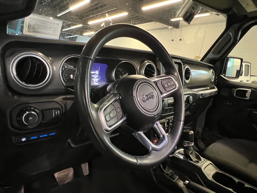 2023 Jeep Wrangler Rubicon 4xe photo 7