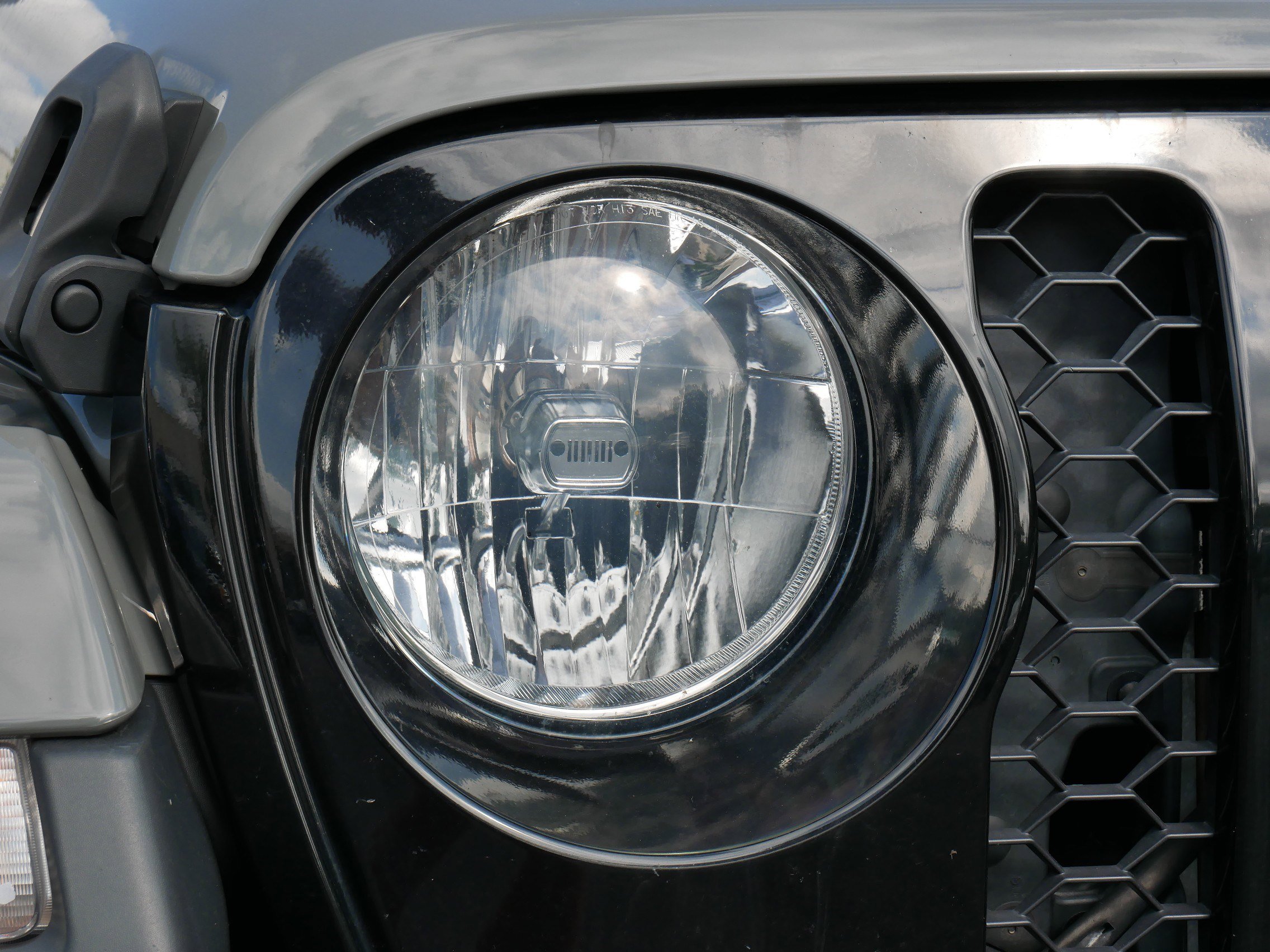 2021 Jeep Gladiator Willys photo 16