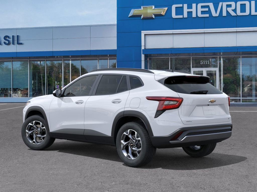 2025 Chevrolet Trax LT photo 2