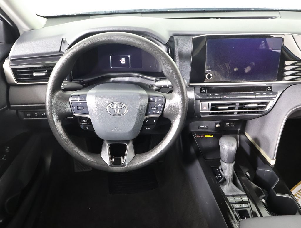 2025 Toyota Camry LE photo 11
