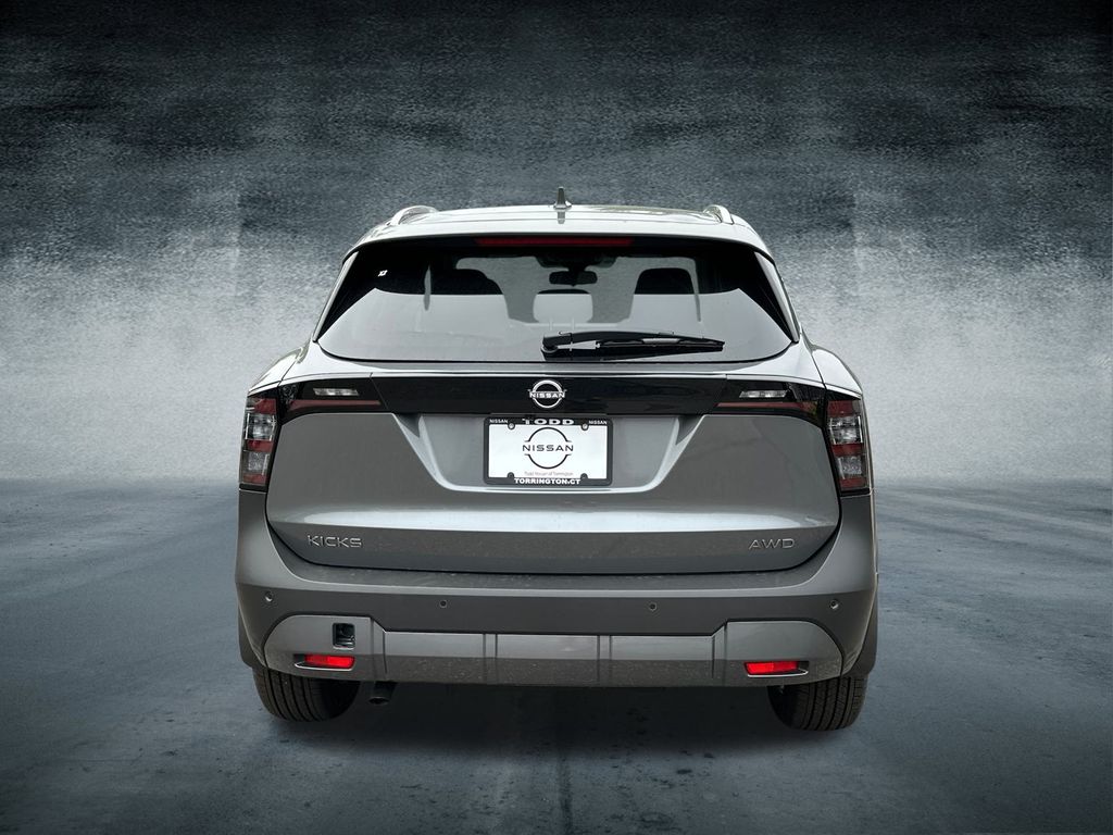 2025 Nissan Kicks SV photo 3