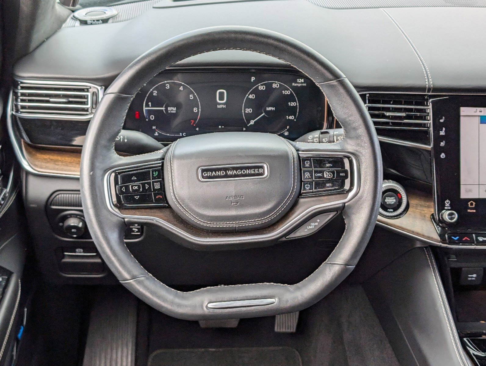 2024 Jeep Grand Wagoneer III Obsidian photo 12