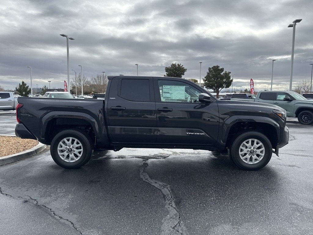 2025 Toyota Tacoma SR5 photo 5
