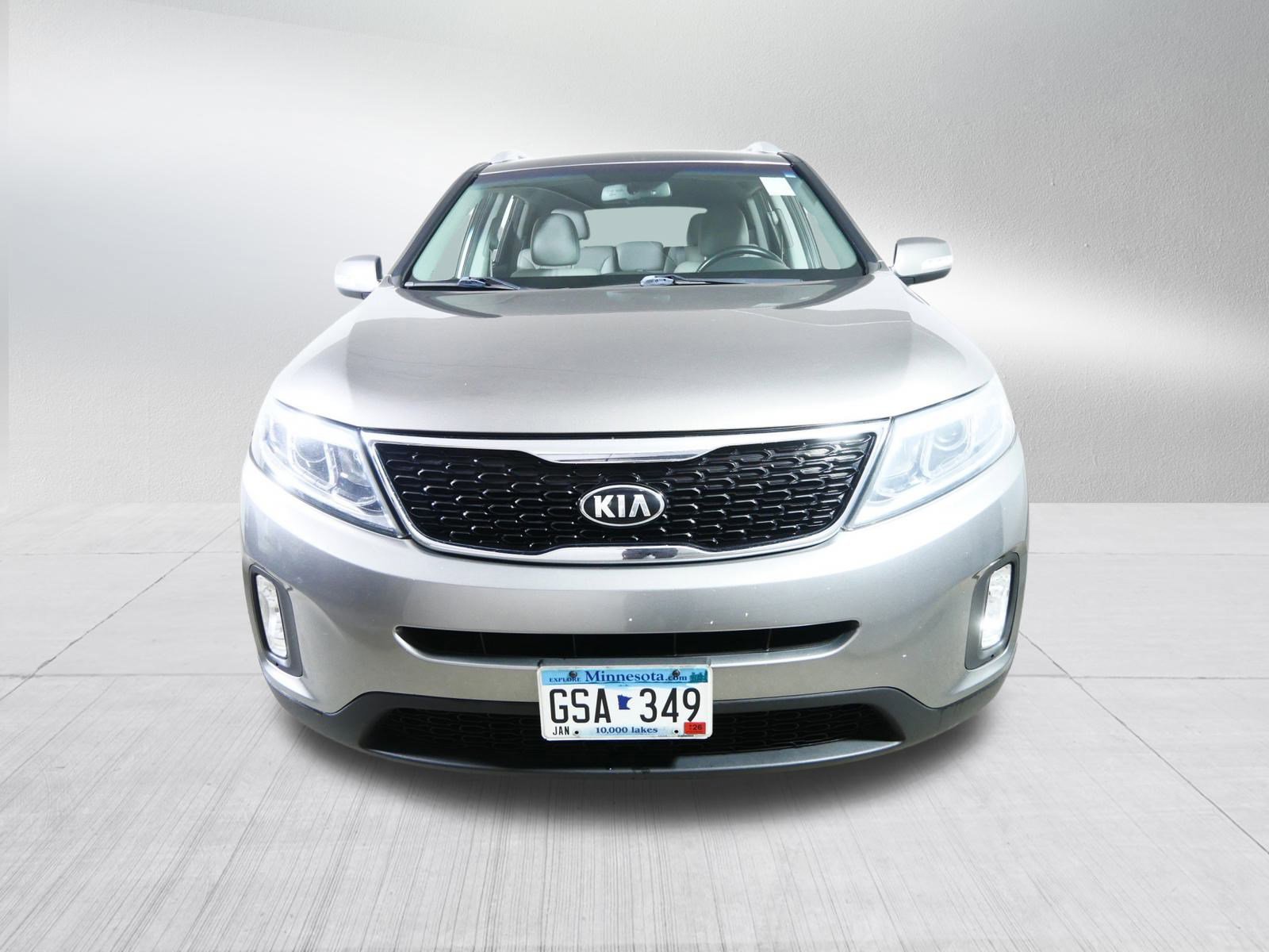 Used 2015 Kia Sorento LX with VIN 5XYKT3A62FG660337 for sale in Brooklyn Center, MN