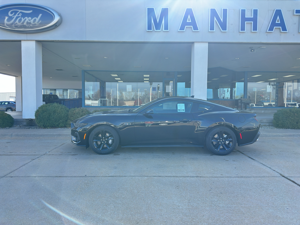 2026 Ford Mustang GT photo 4