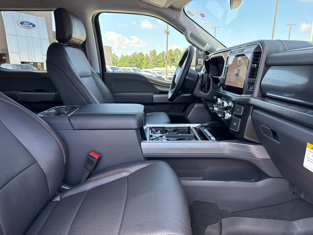 2025 Ford F-350 photo 16
