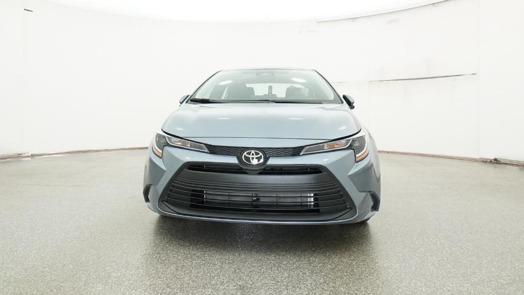 2025 Toyota Corolla LE photo 3