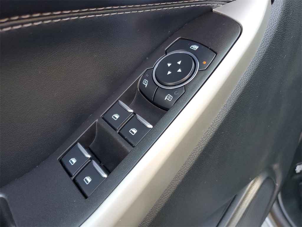 2023 Ford Explorer XLT photo 19