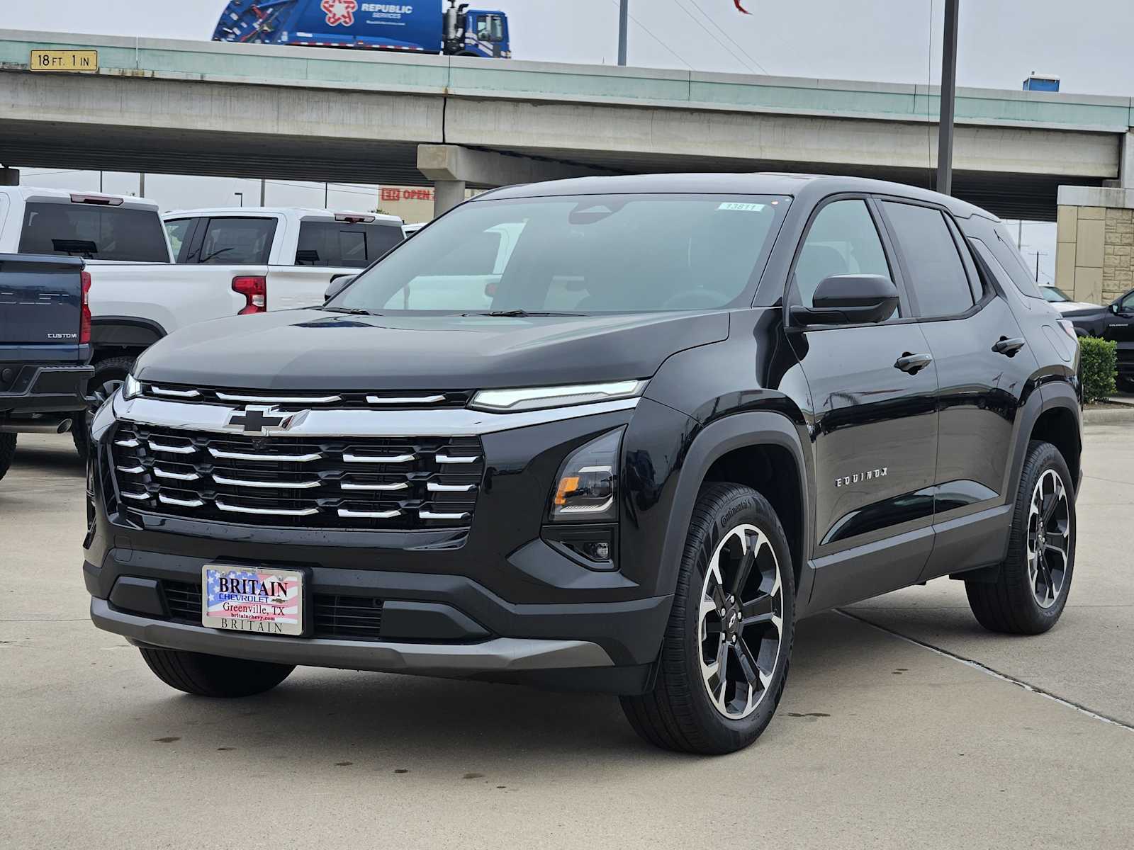 2026 Chevrolet Equinox LT photo 2