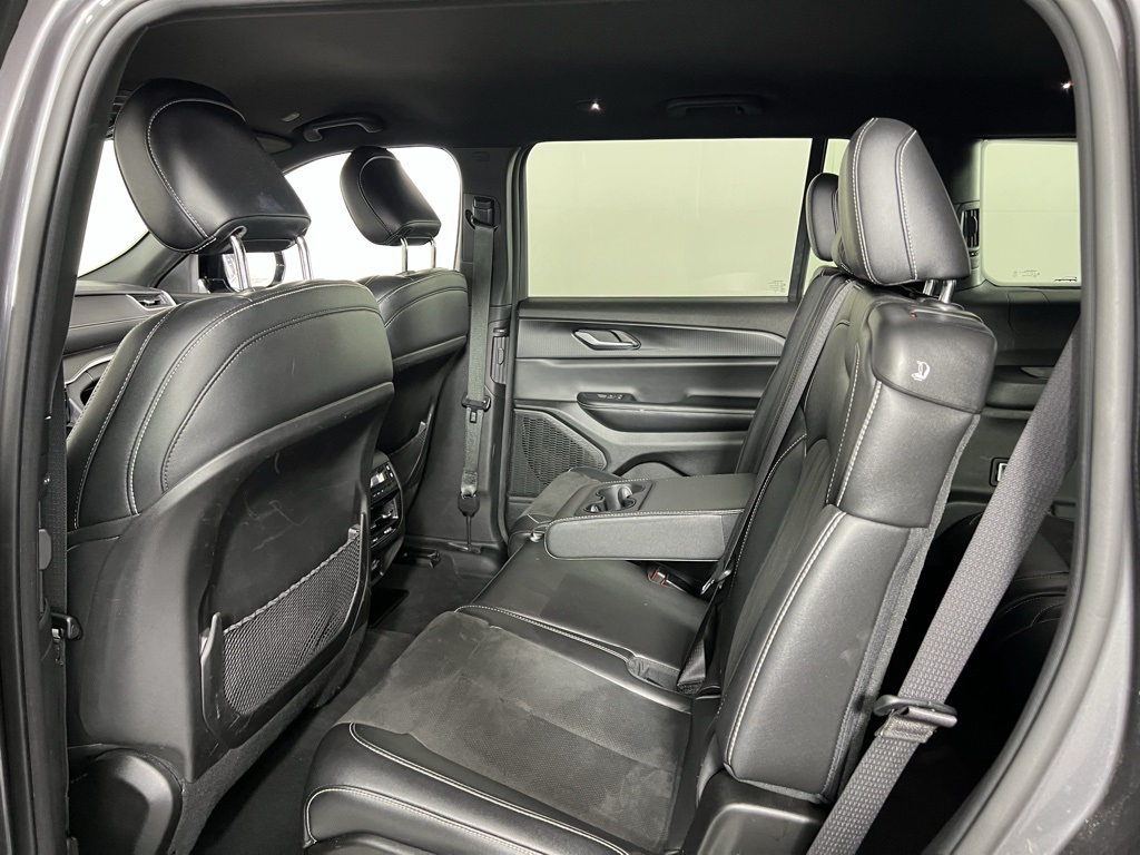 2024 Jeep Grand Cherokee Altitude photo 18