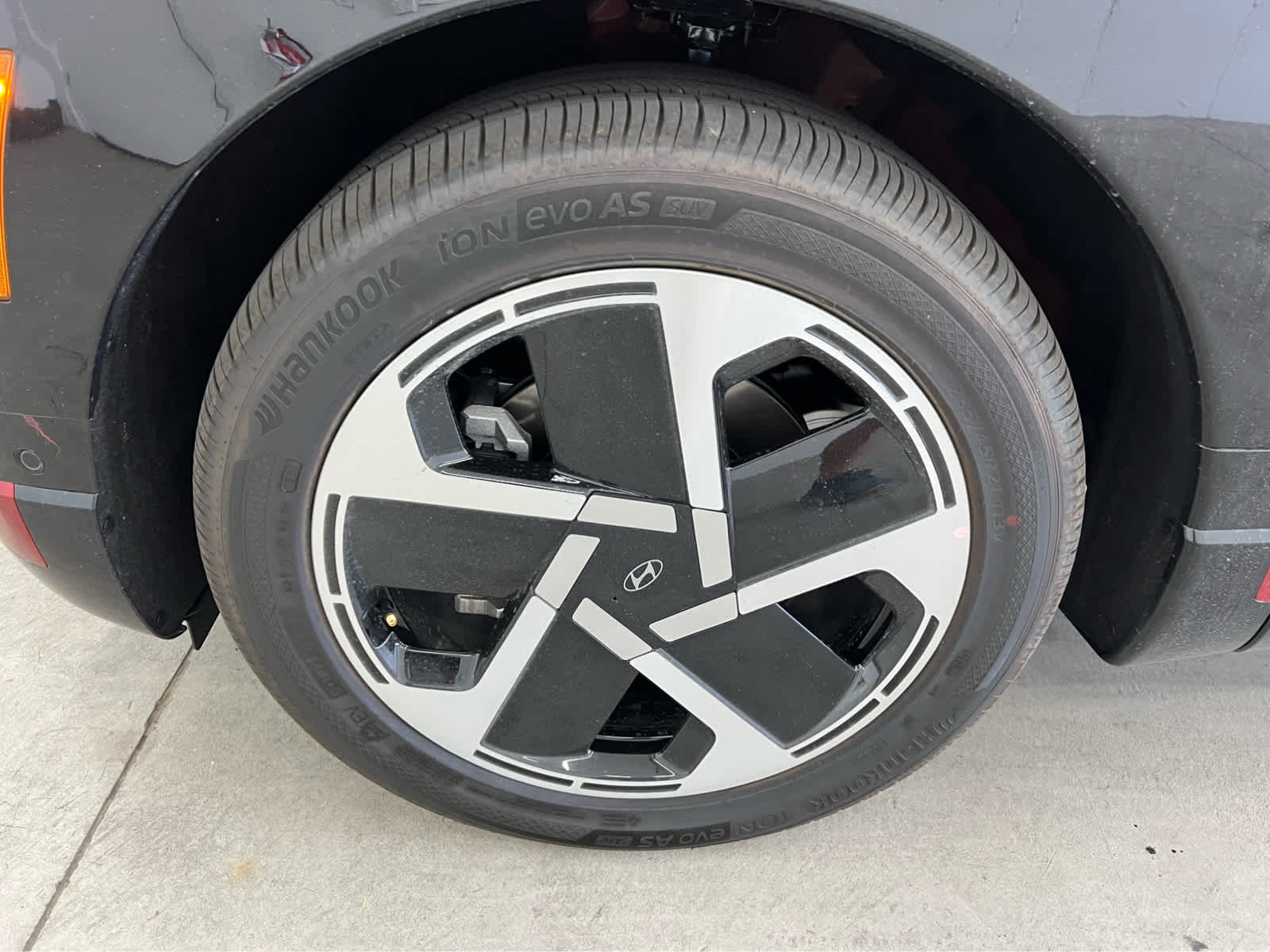 2026 Hyundai Ioniq Limited photo 7