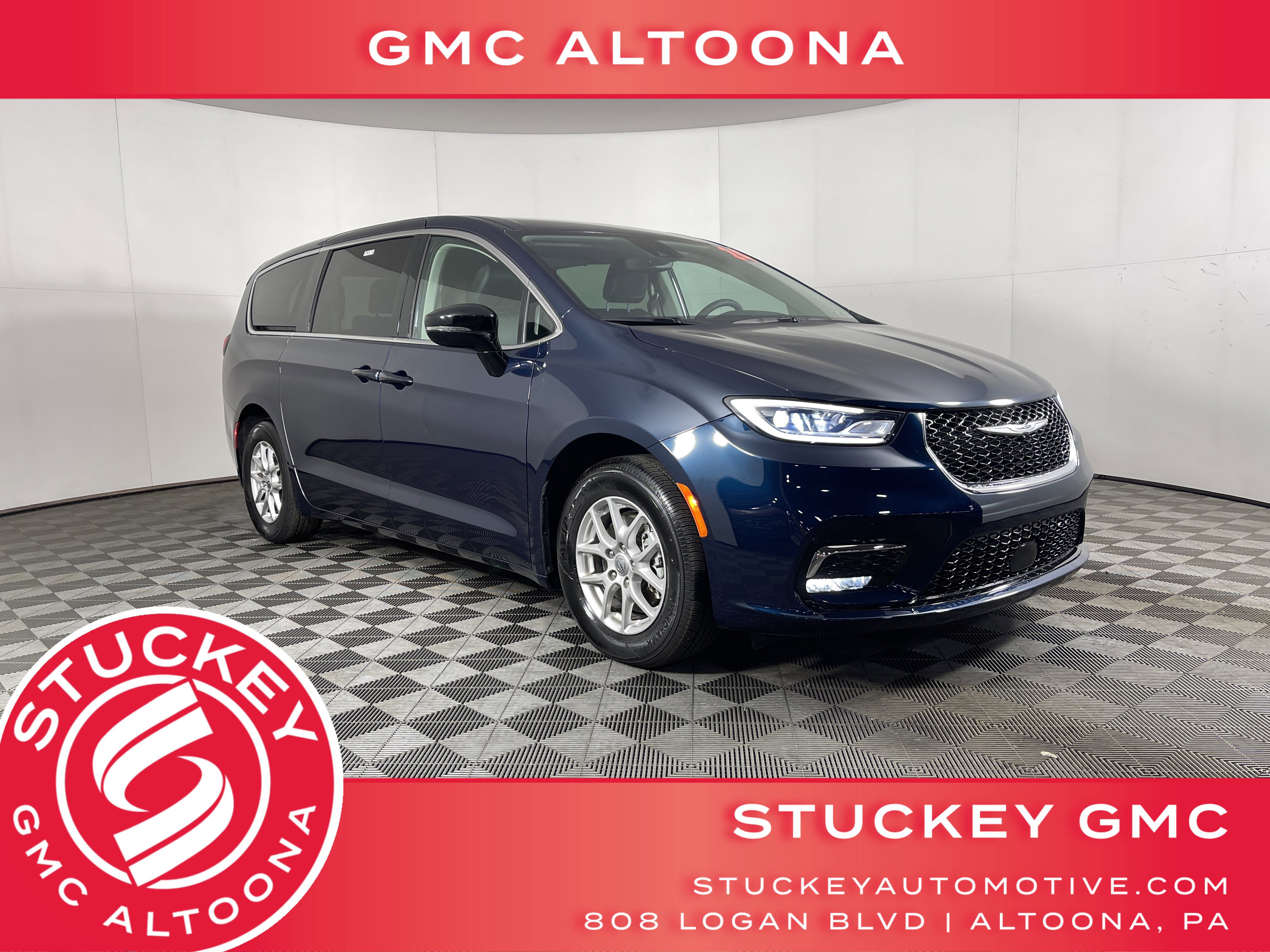 2024 Chrysler Pacifica Touring L's photo