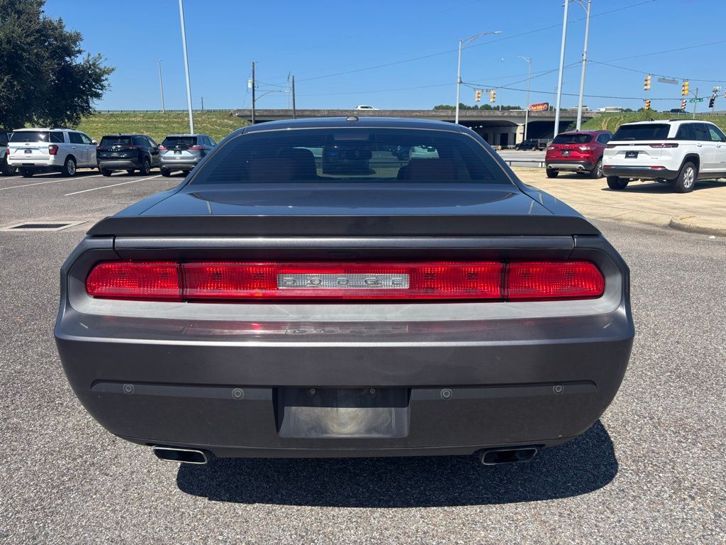 2013 Dodge Challenger SXT Plus photo 5