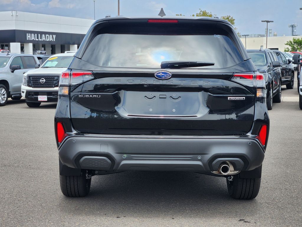 2025 Subaru Forester Touring photo 4