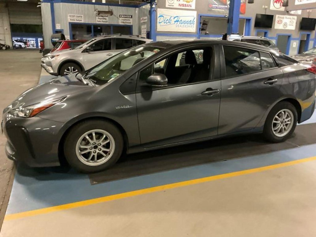 PreOwned 2022 Toyota Prius L 5D Hatchback in Portland PGN0305 Ron