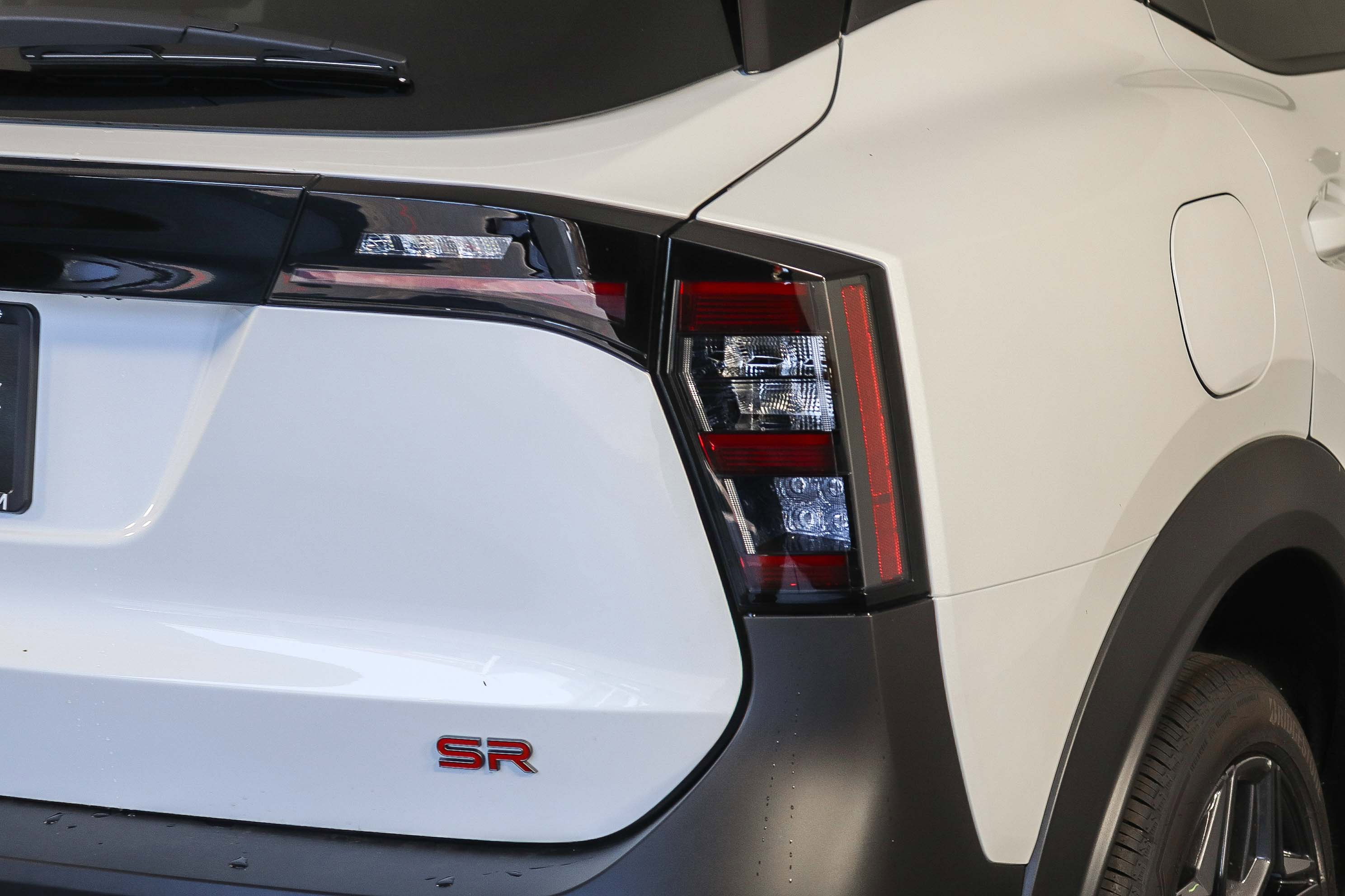 2025 Nissan Kicks SR photo 9