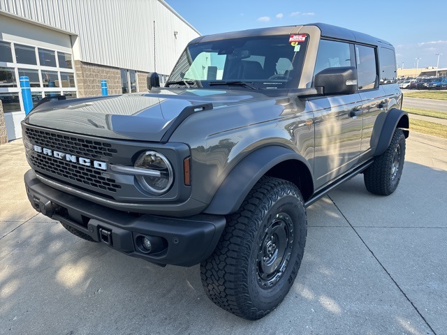 2025 Ford Bronco Badlands photo 2