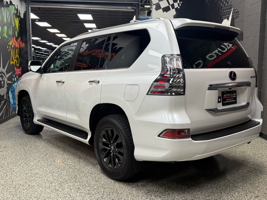 2023 Lexus GX 460 Premium photo 3