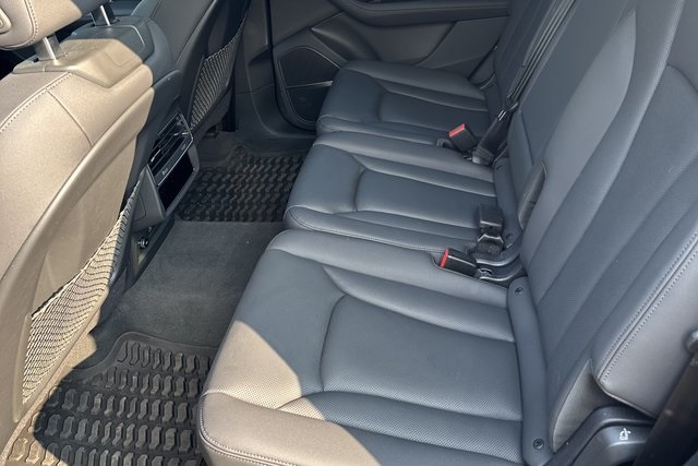 2024 Audi Q7 45 Premium Plus photo 3