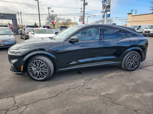 2025 FORD MUSTANG MACH-E - Image 38