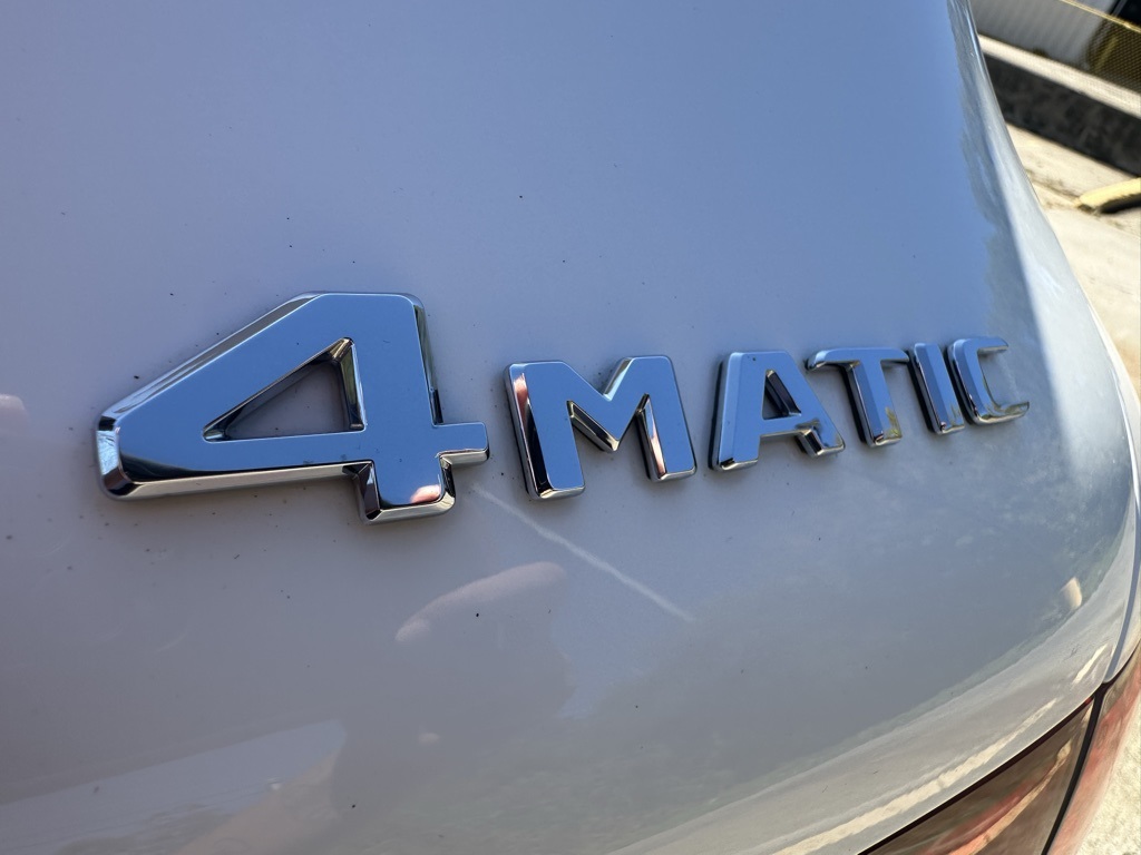 2021 Mercedes Benz GLC 300 4MATIC photo 3
