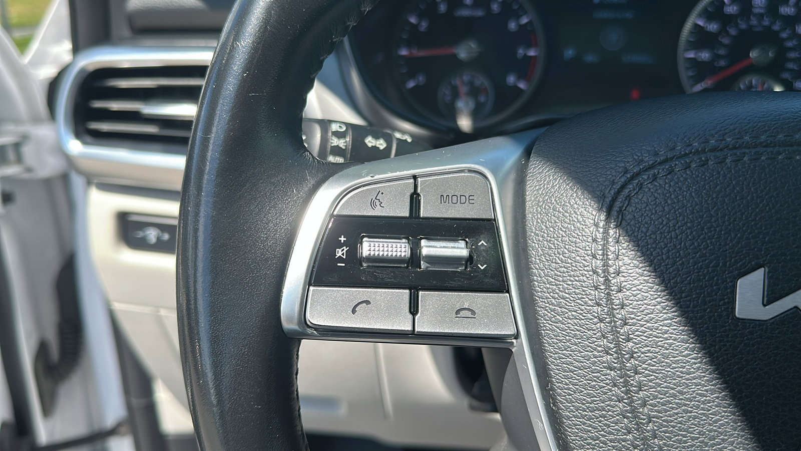 2022 Kia Telluride S photo 13