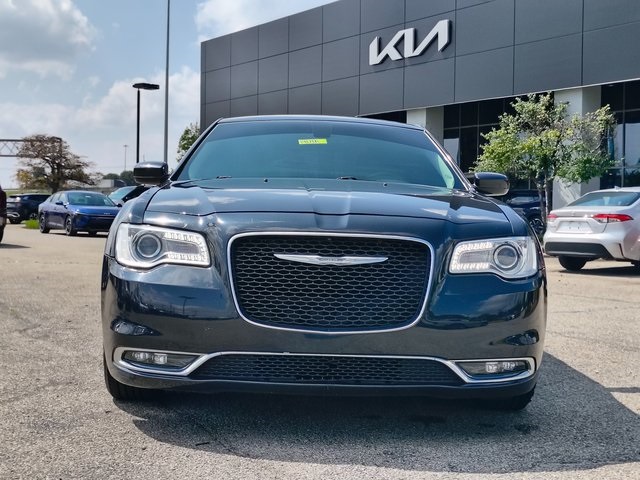 2016 Chrysler 300 Limited photo 14