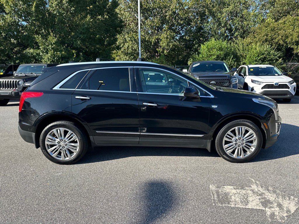 2017 Cadillac XT5 Premium Luxury photo 2