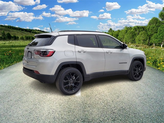 2025 Jeep Compass Latitude photo 3