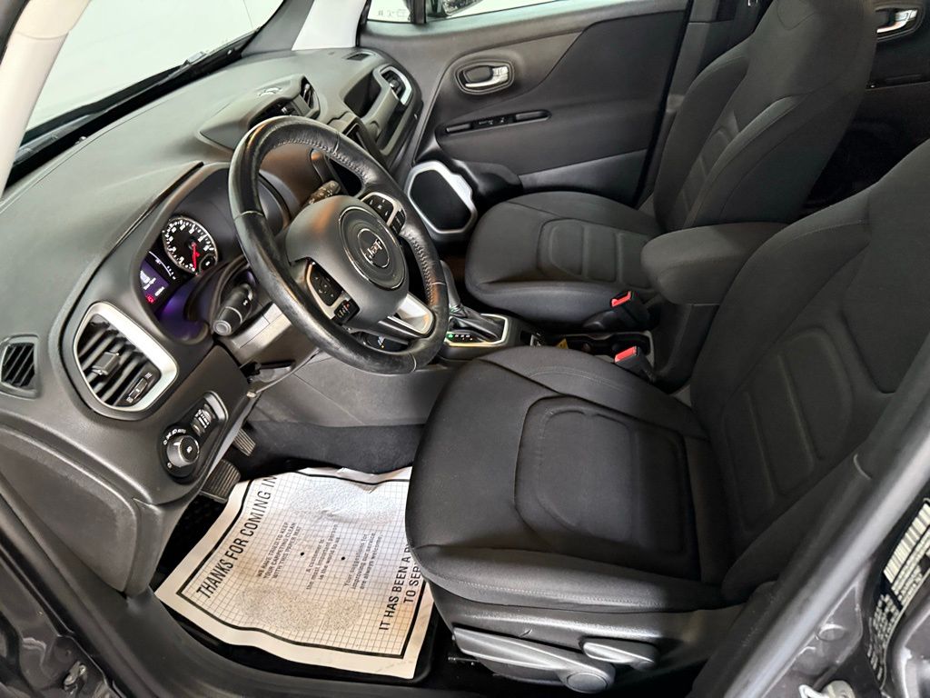2020 Jeep Renegade Latitude photo 13