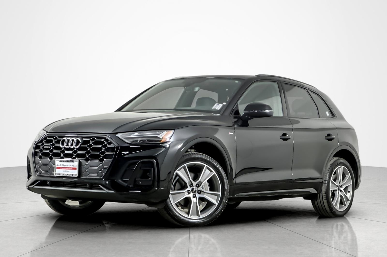 2025 Audi Q5 Premium's photo