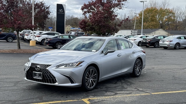 2025 Lexus ES 350's photo