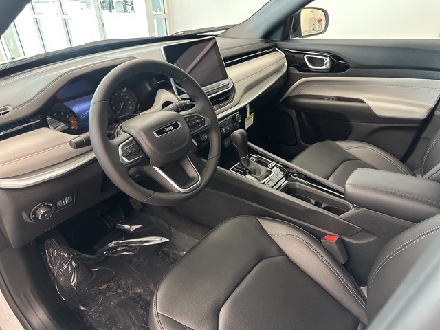 2025 Jeep Compass Limited photo 4