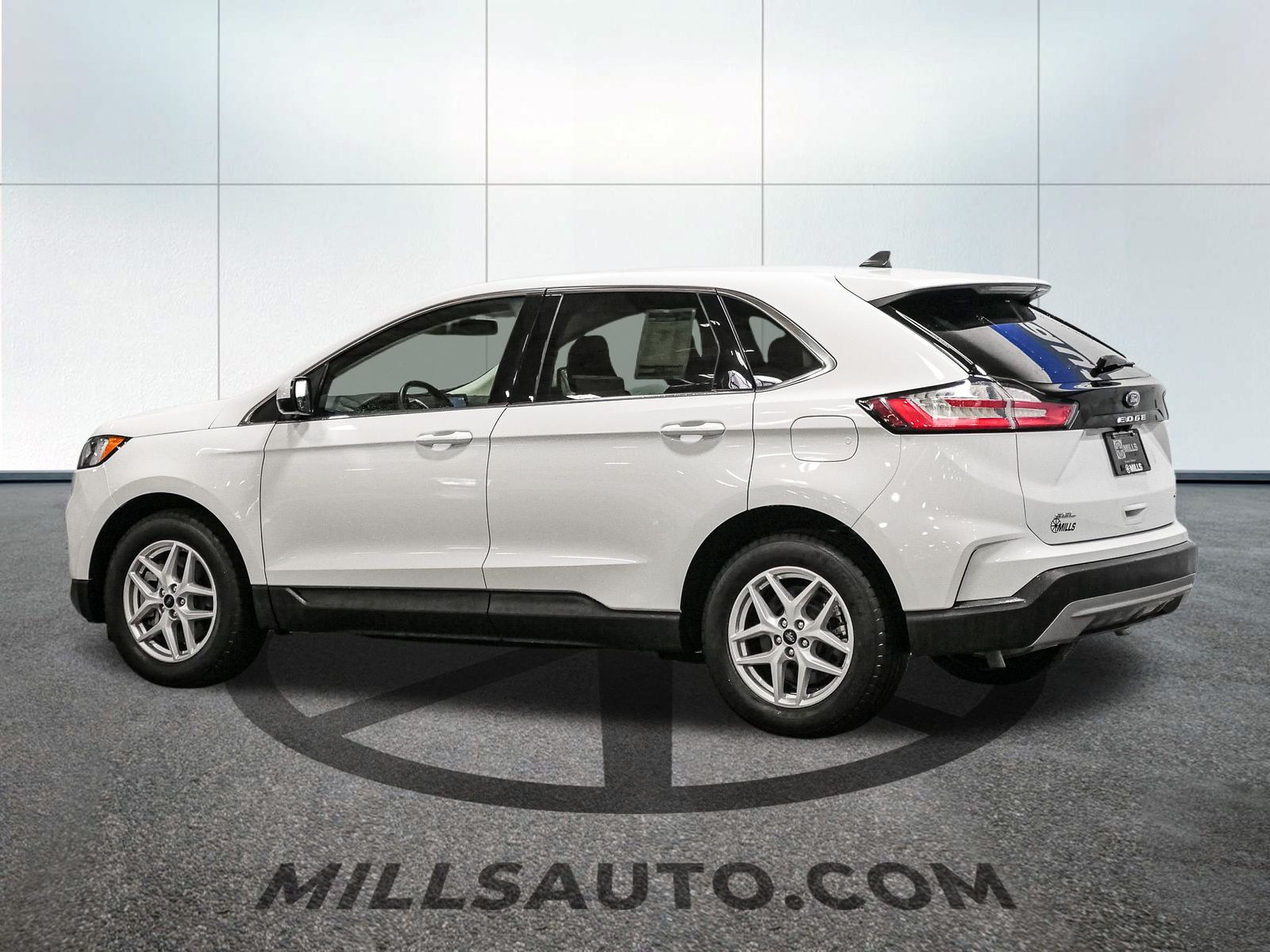 2024 Ford Edge SEL photo 3