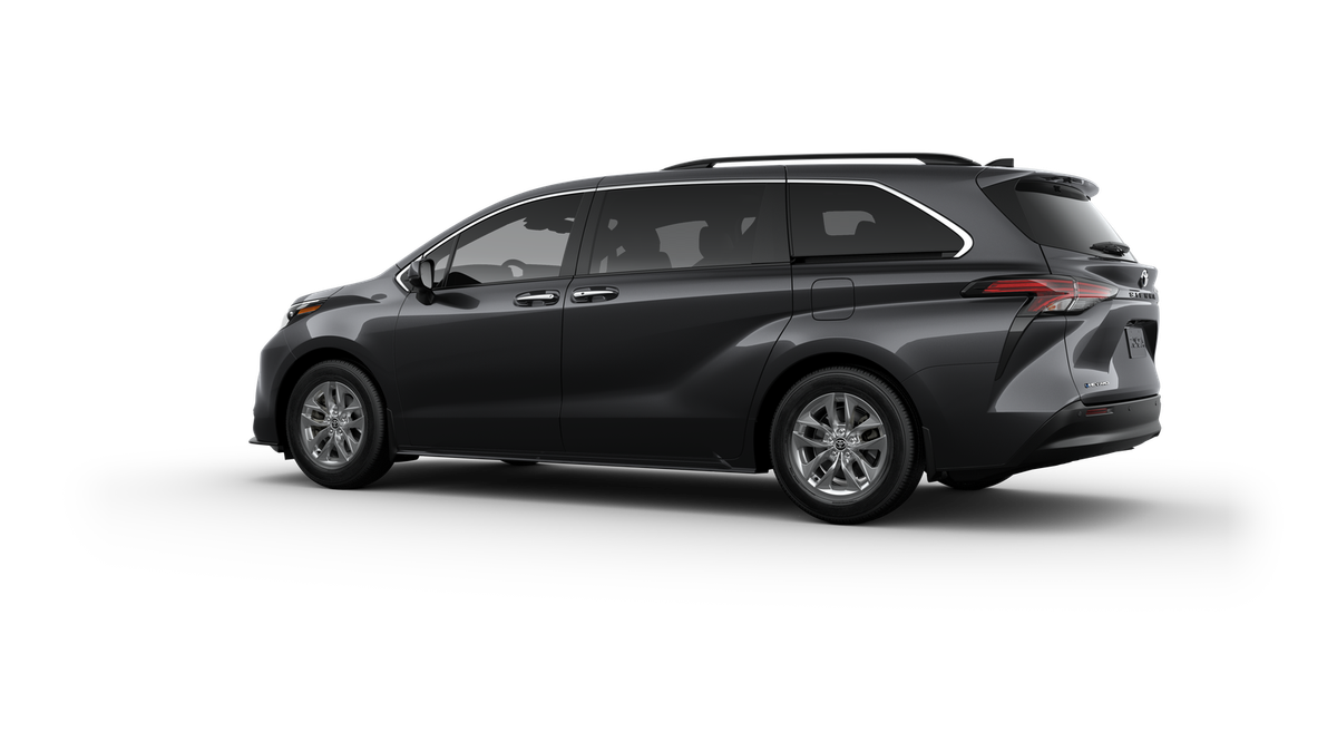 2025 Toyota Sienna XLE photo 4