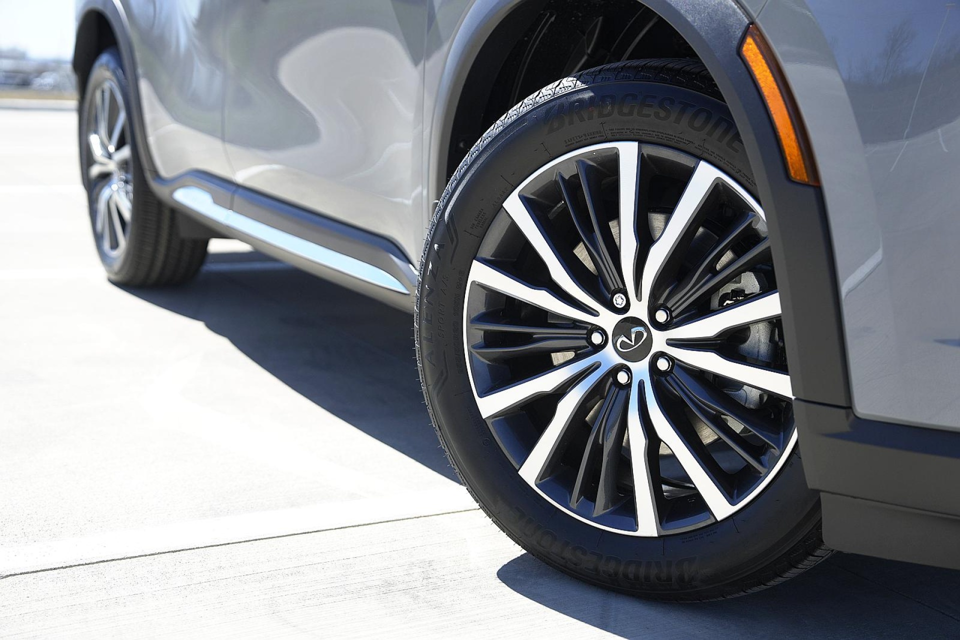 2025 Infiniti QX60 Autograph AWD photo 2