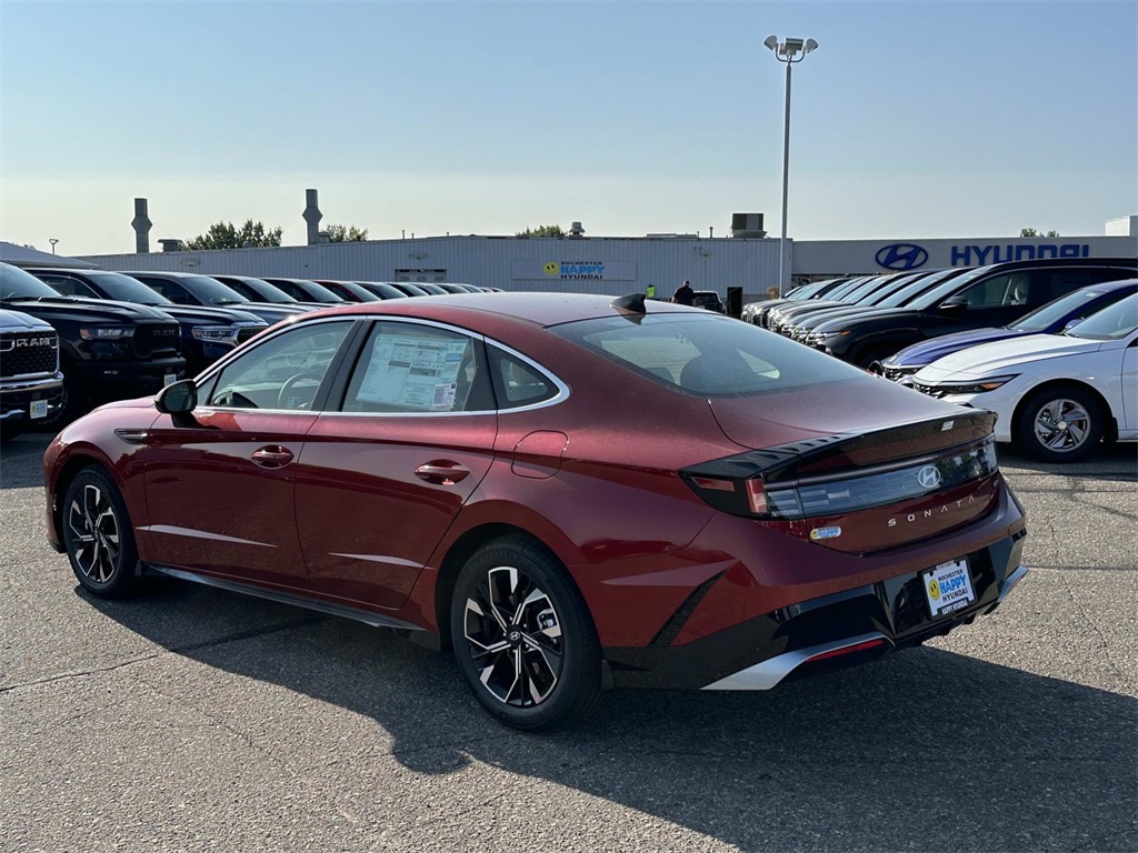 Used 2024 Hyundai Sonata SEL with VIN KMHL64JA0RA422752 for sale in Rochester, Minnesota