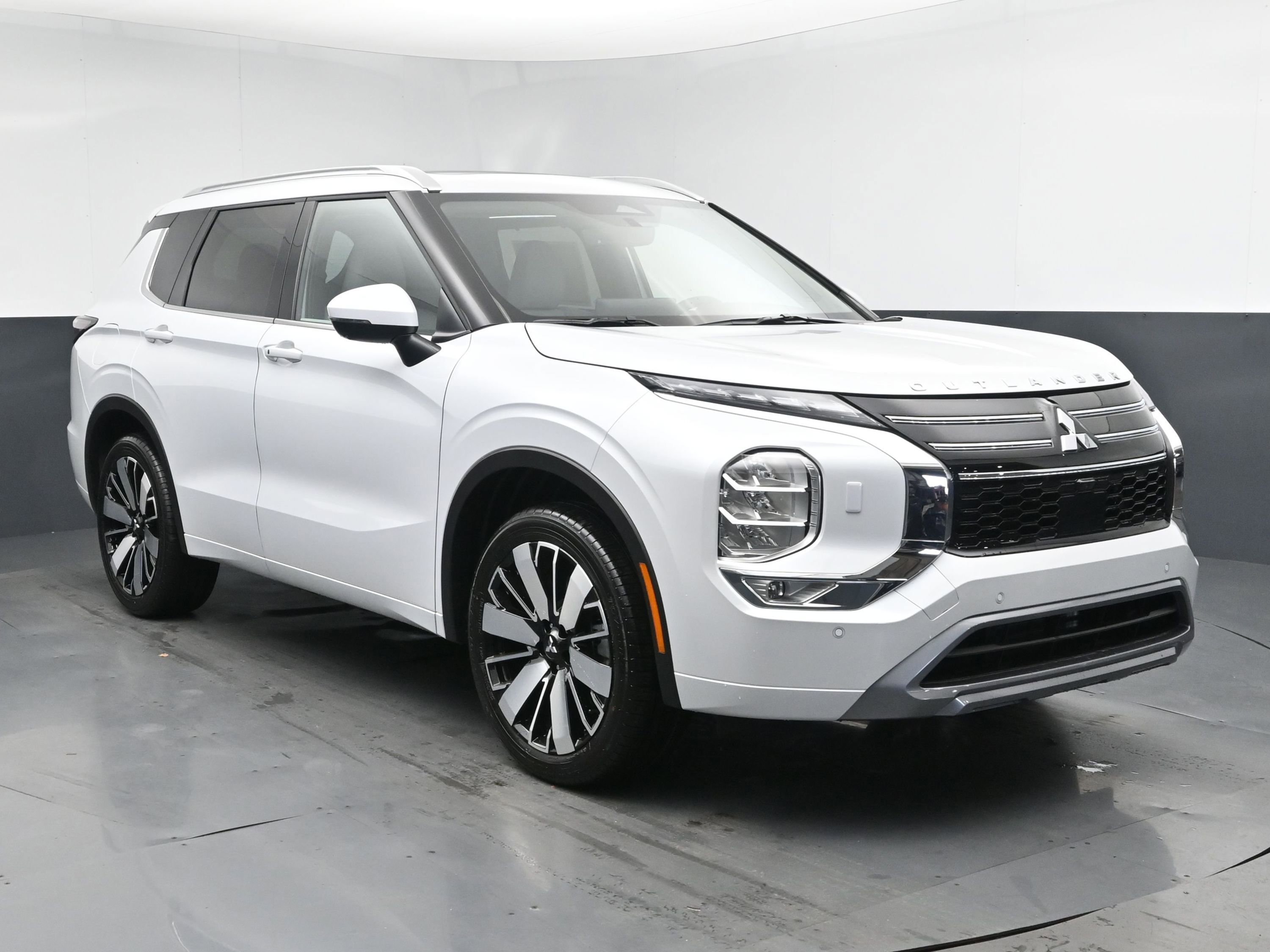 2025 Mitsubishi Outlander SEL GT photo 2