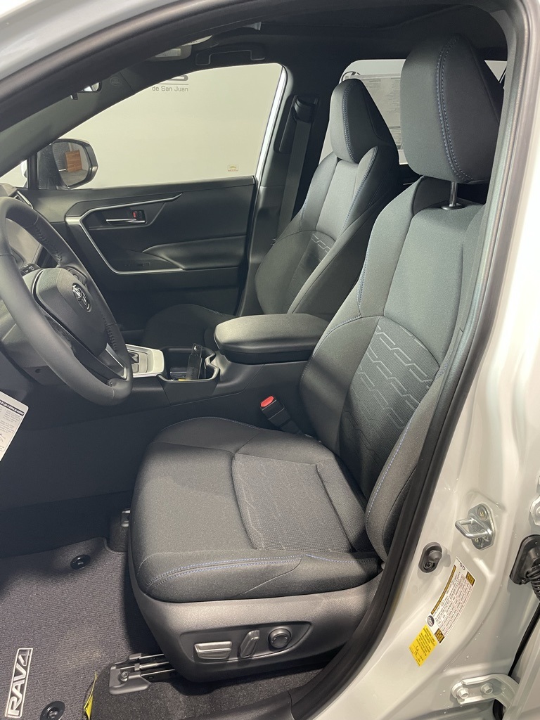 2024 Toyota RAV4 Hybrid SE photo 33