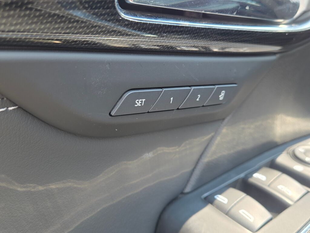 2023 Buick Envision Essence photo 26