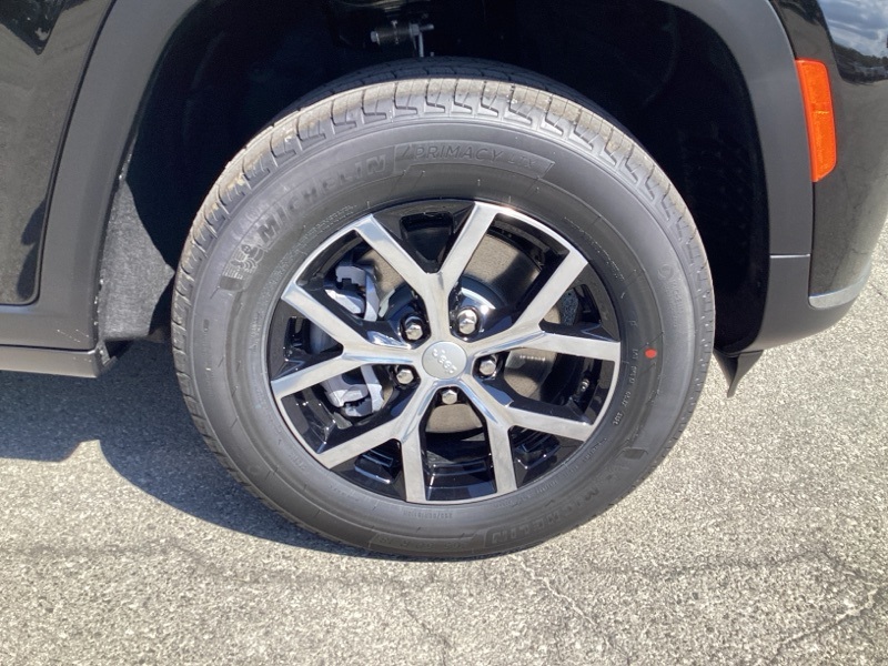 2025 Jeep Grand Cherokee Limited photo 4