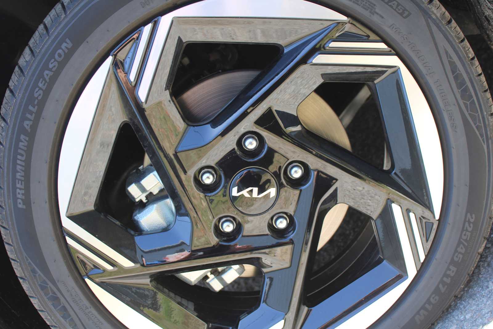 2025 Kia K4 EX photo 32