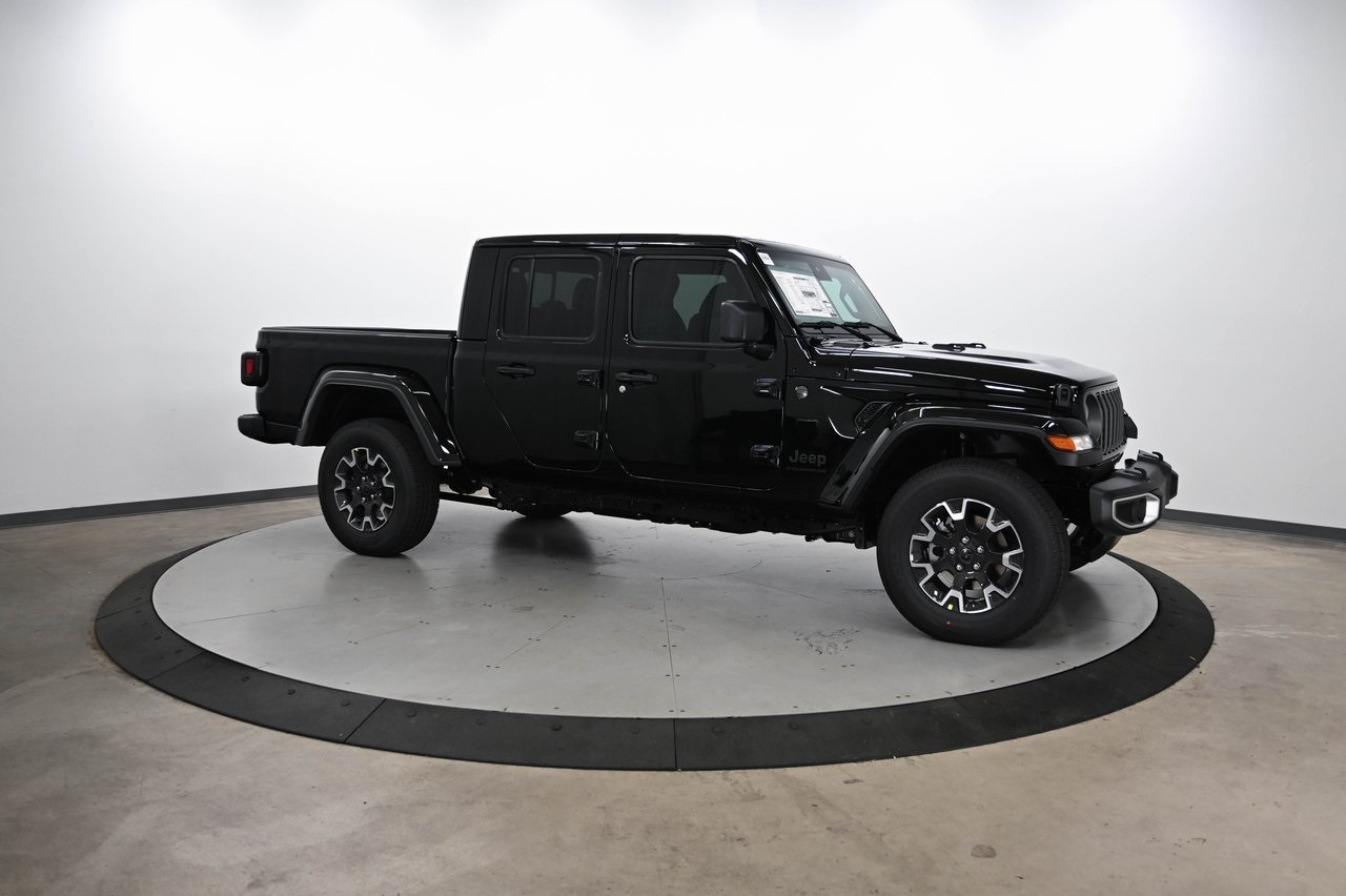 2025 Jeep Gladiator Sport S photo 2